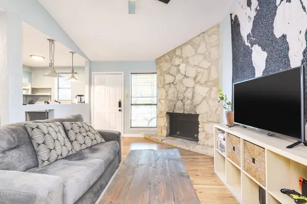 4307 1st ST S #101, Austin, TX 78745