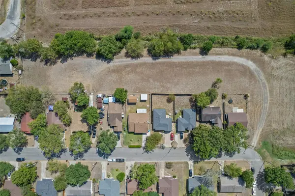 1508 Pendergrass ST, Lockhart, TX 78644
