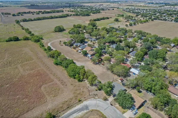 1508 Pendergrass ST, Lockhart, TX 78644