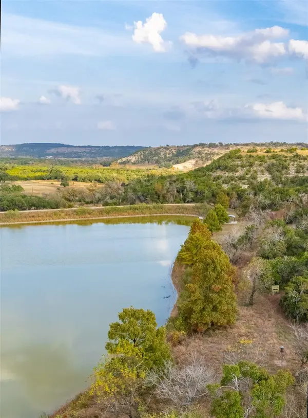 518 Curly H Ranch RD, Dripping Springs, TX 78620