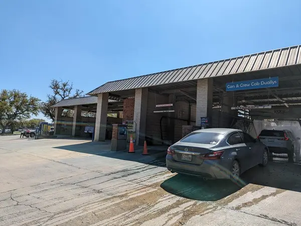 2106 Hunter RD, San Marcos, TX 78666