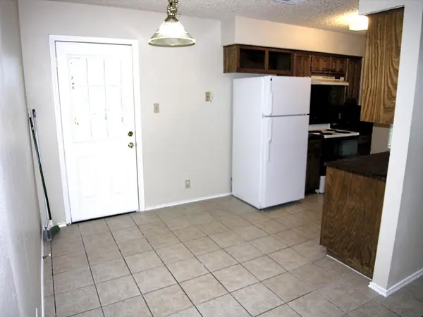 21513 Coyote TRL #B rt, Lago Vista, TX 78645