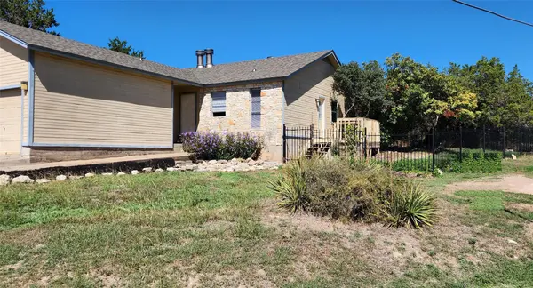 21513 Coyote TRL #B rt, Lago Vista, TX 78645