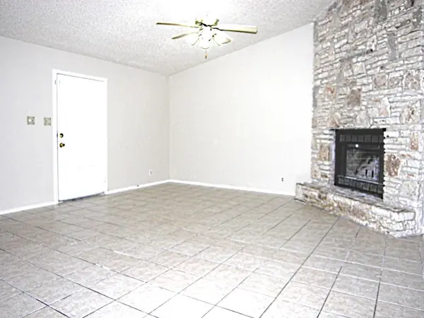 21513 Coyote TRL #B rt, Lago Vista, TX 78645