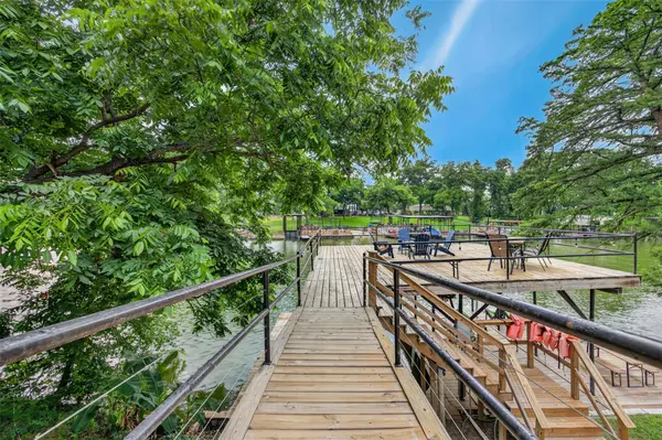 644 Cypress RDG, Mcqueeney, TX 78123