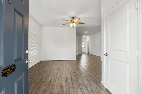 104 Katie Elder DR, Jarrell, TX 76537