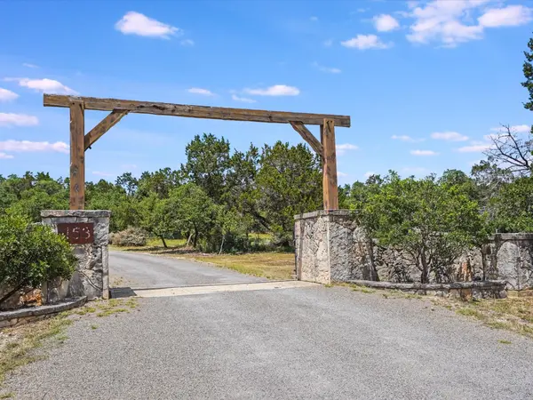 453 LONE MAN MOUNTAIN RD, Wimberley, TX 78676