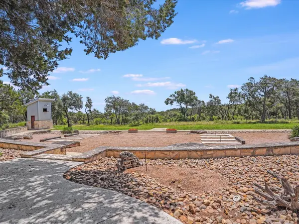 453 LONE MAN MOUNTAIN RD, Wimberley, TX 78676