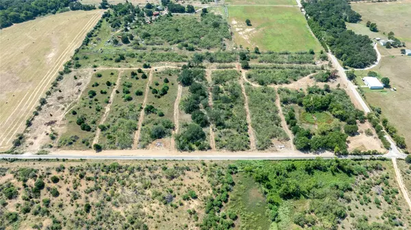 122 Tumbleweed TRL, Dale, TX 78616