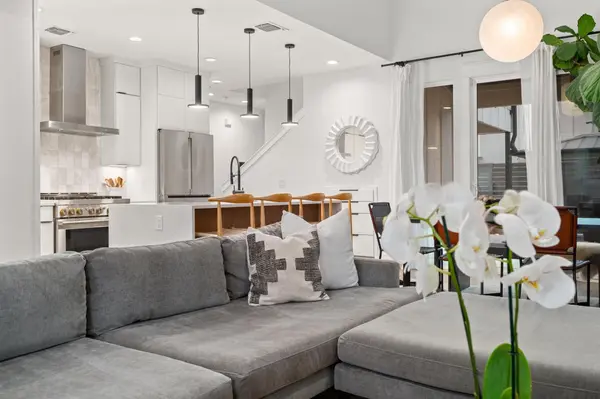 2104 E 2nd ST #1, Austin, TX 78702