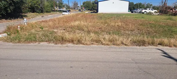 304 Burkett ST, Taylor, TX 76574