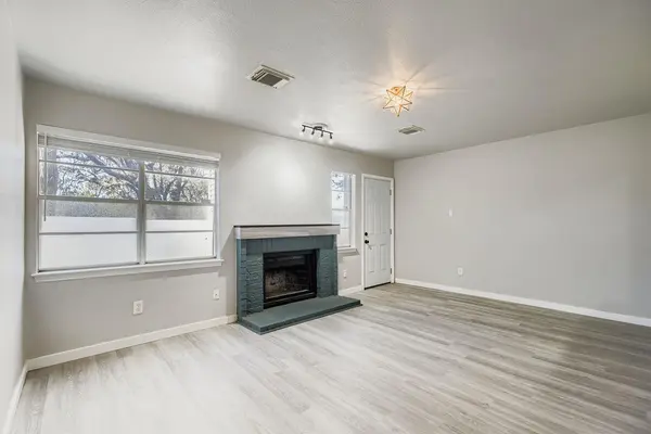 1827 River Crossing CIR #C, Austin, TX 78741
