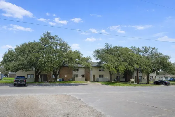 300 Childress DR SW, Rockdale, TX 76567