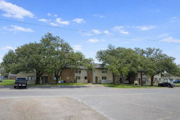 300 Childress DR SW, Rockdale, TX 76567