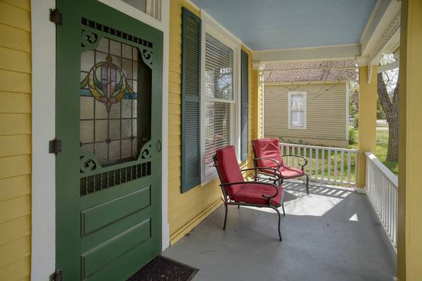 602 Mills ST, Smithville, TX 78957