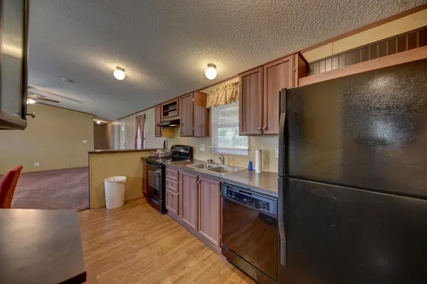 1368 County Road 207, Giddings, TX 78942