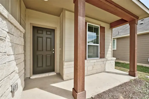 529 Tree Nut LOOP, Buda, TX 78610