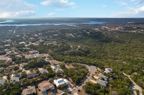 8010 Flintlock CIR, Lago Vista, TX 78645