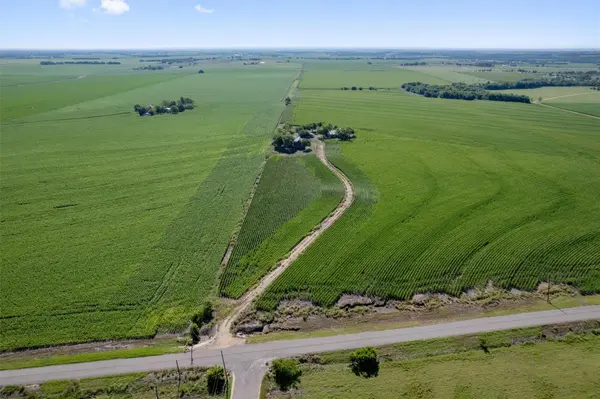 1701 County Road 424, Taylor, TX 76574
