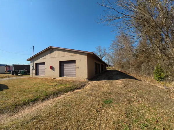 101 & 309 S Main ST #A, Elgin, TX 78621