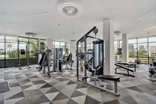 800 Embassy DR #605, Austin, TX 78702