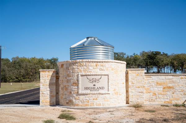 204 Little Branch LN, Cameron, TX 76520