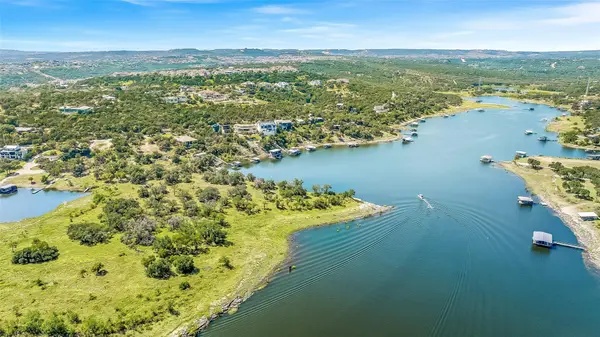 19813 & 19817 Lakehurst LOOP, Spicewood, TX 78669
