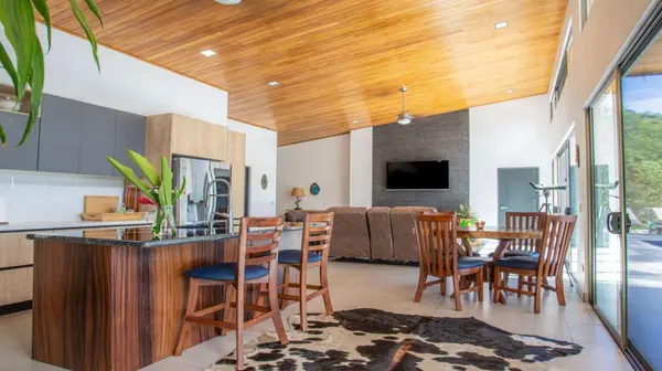 0000 Modern gem in the natural setting, Out Of State, 20505