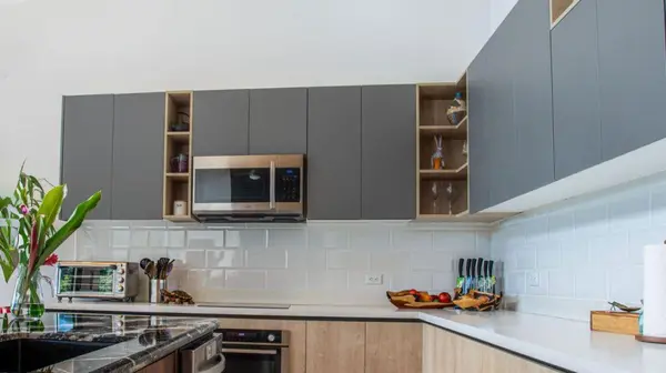 0000 Modern gem in the natural setting, Out Of State, 20505