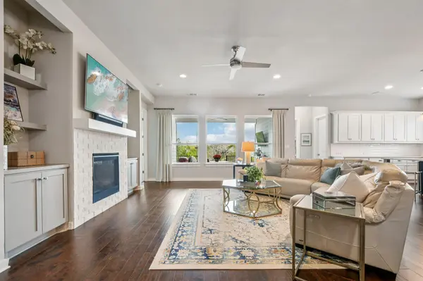 520 Hazy Hills LOOP, Dripping Springs, TX 78620