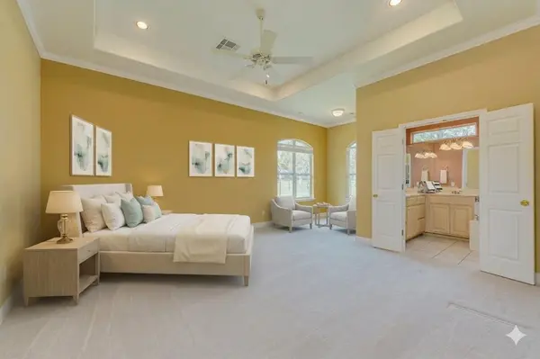 207 Flamingo CIR, Highland Haven, TX 78654