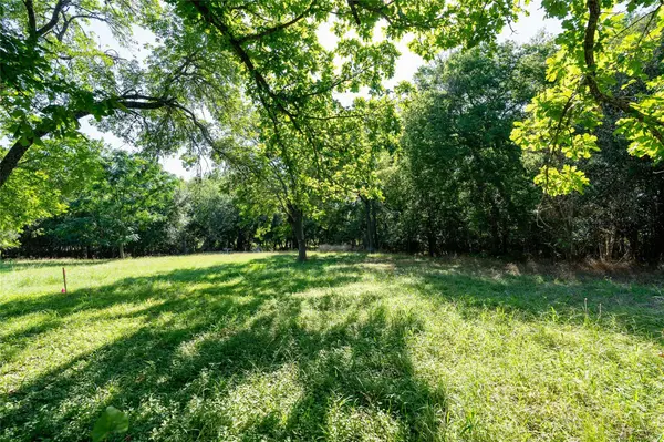 505 N Commerce ST, Lockhart, TX 78644