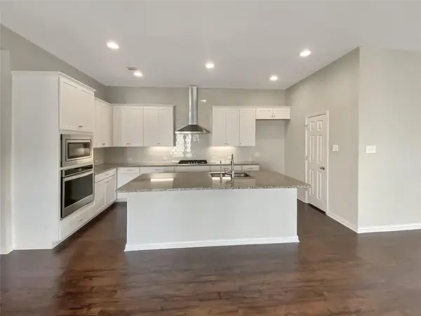 22621 Fountaingrass LN, Lago Vista, TX 78645