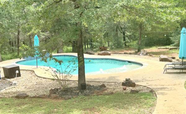 247 Campfire WAY, Smithville, TX 78957