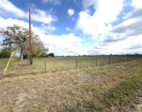 000 Old Kelley RD, Lockhart, TX 78644