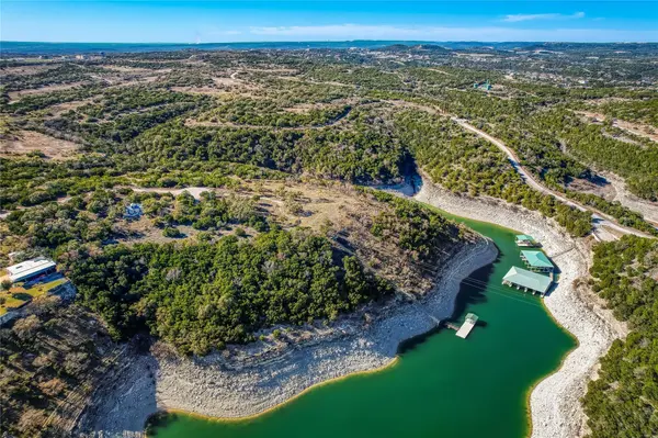 18201 MARSHALL POINT DR, Lago Vista, TX 78645