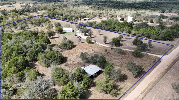 991 Kovar RD #D, Flatonia, TX 78941