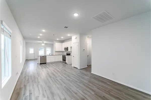 729 Barbary Coast LN, Jarrell, TX 76537