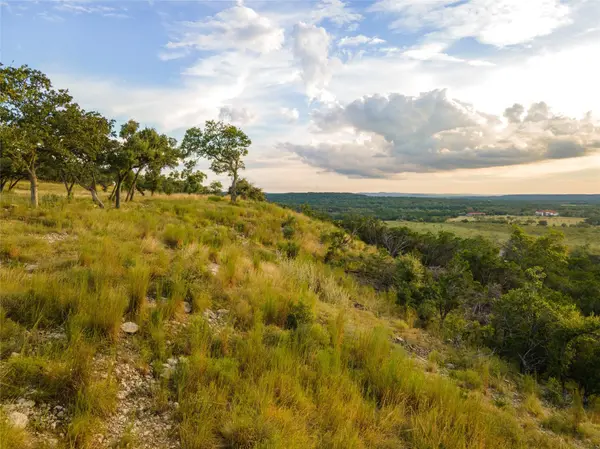 1853 Paradise PKWY, Canyon Lake, TX 78133