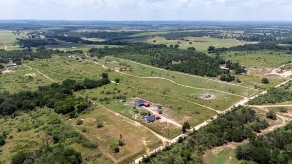 401 Turnback TRL, Dale, TX 78616