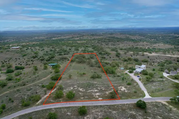 195 Cypress View DR, Johnson City, TX 78636