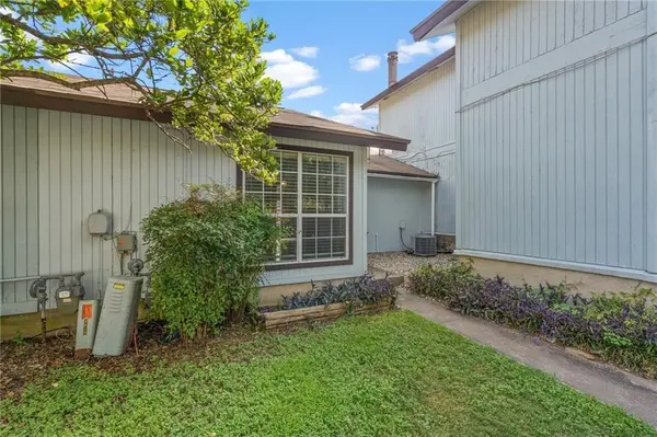 4819 Misty Slope LN, Austin, TX 78744