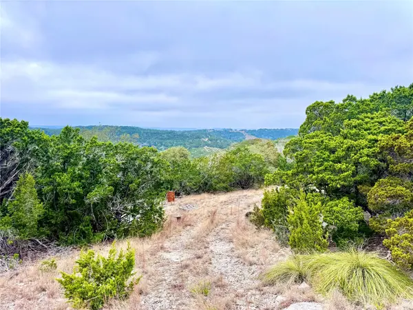 123 Fox Trail DR, Center Point, TX 78013