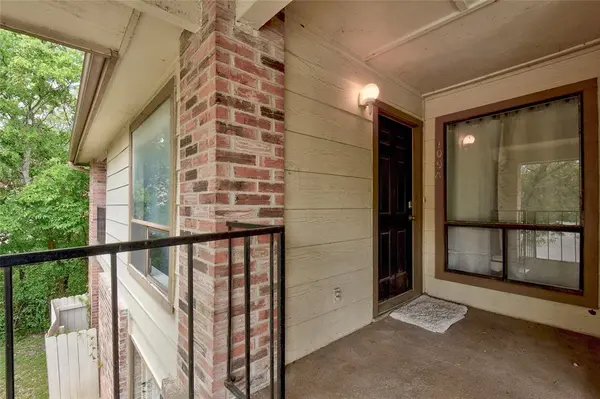 1705 Crossing PL #A109, Austin, TX 78741