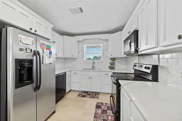 502 Metcalfe ST, Rockdale, TX 76567