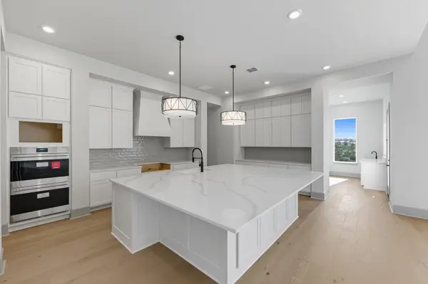 942 Bristol Creek BND, Lakeway, TX 78738