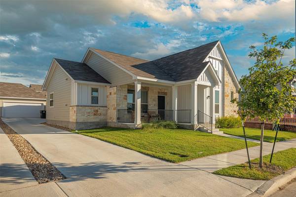 249 Treadwell LN, Kyle, TX 78640