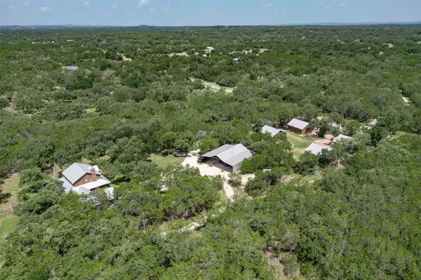 1374 Forest View DR, Blanco, TX 78606