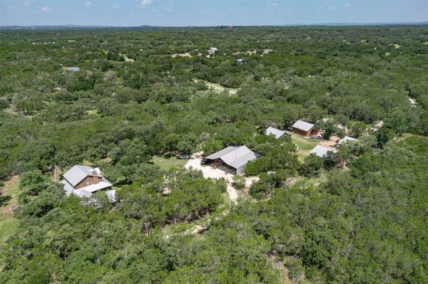 1374 Forest View DR, Blanco, TX 78606