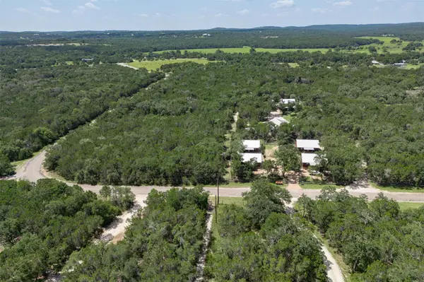 1374 Forest View DR, Blanco, TX 78606